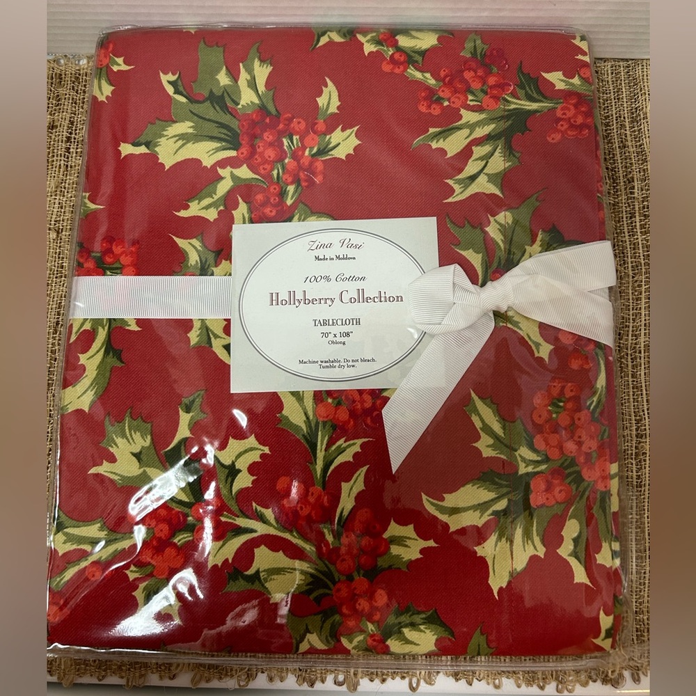 Zina Vasi Retired Red Hollyberry Christmas Tablecloth 70” x 108” Oblong NWT
